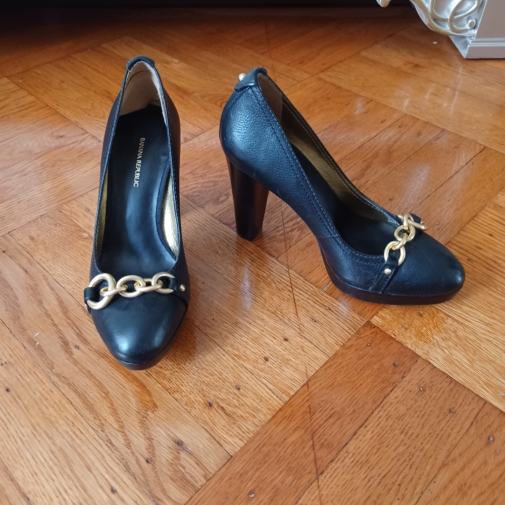 Banana Republic Black Leather Heels with Chain Accent - Picture 2 of 4